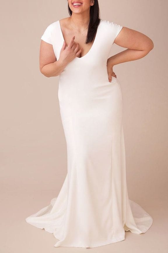 lovelybride curvyweddingdress daria theia 1