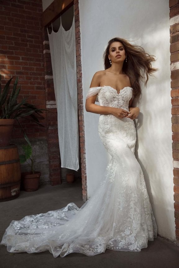 lovely bride louvienne valentina front