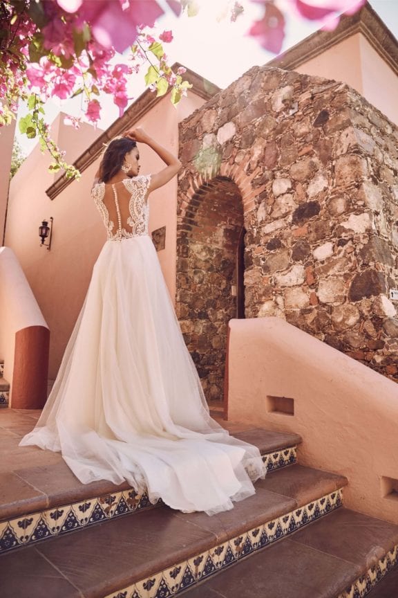 lovely bride tara lauren belinda
