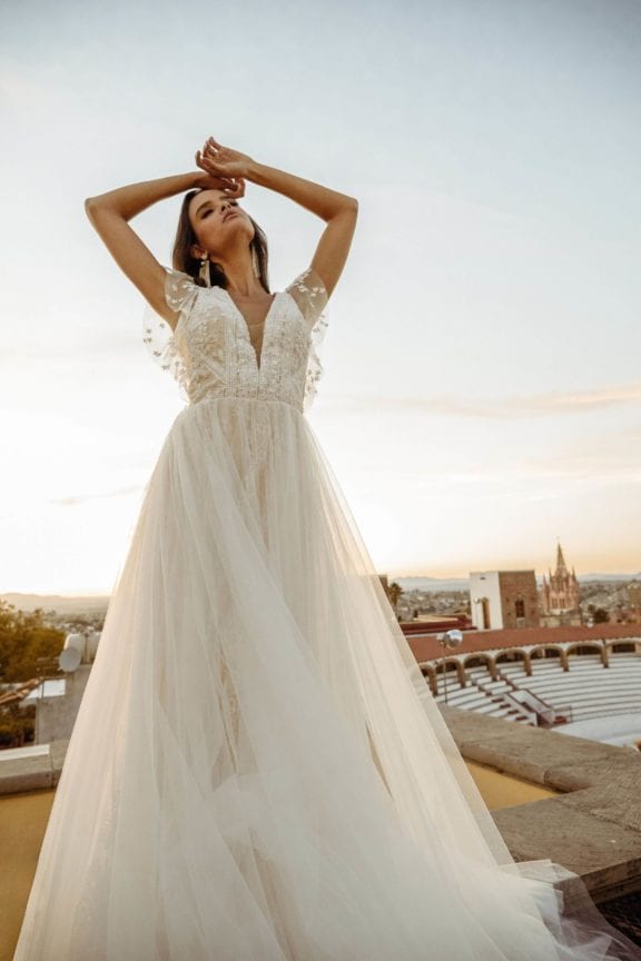lovely bride tara lauren candela