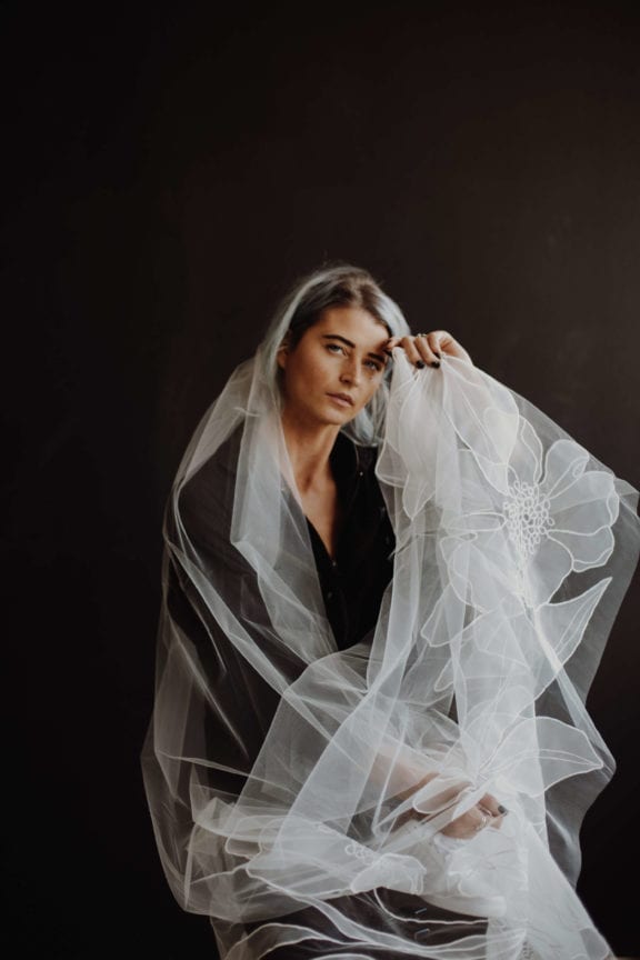 lovely bride wedding veil new phrenology 16 2
