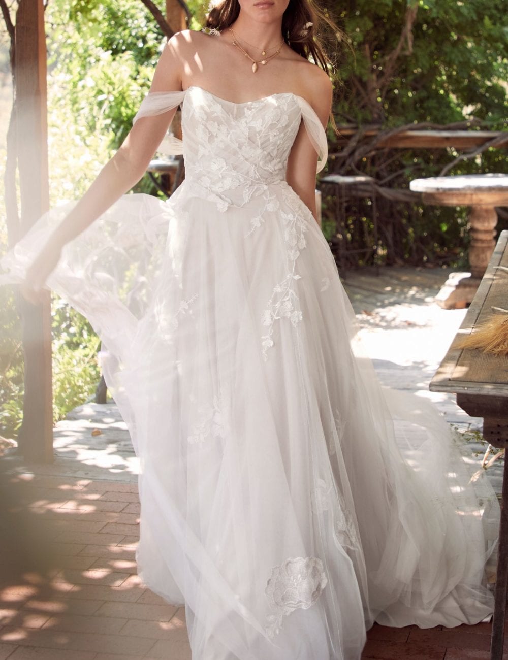 lovelybride willowby maudie front
