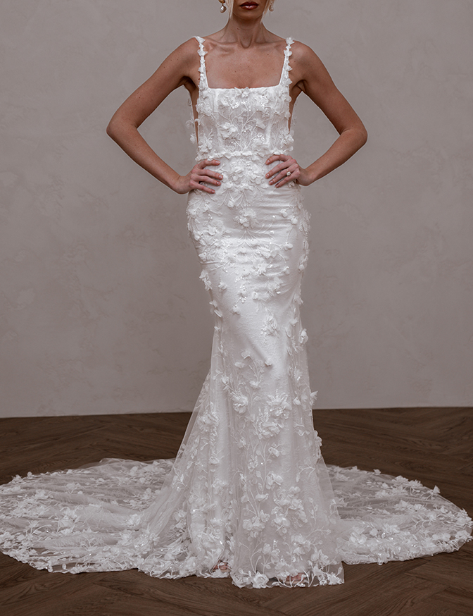 long sleeve lace wedding dress backless Beautiful Long Mermaid Long Sleeves Lace V-neck Wedding Dress main image 1